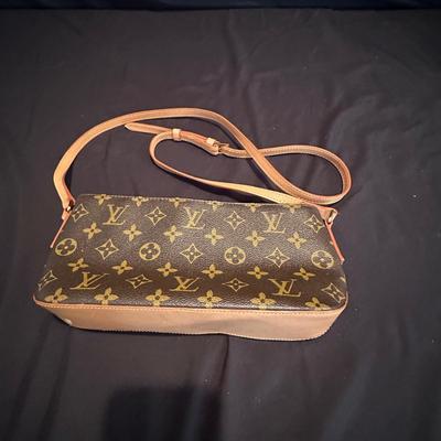 Assortment of Designer Ladies Purses (LR-KL)