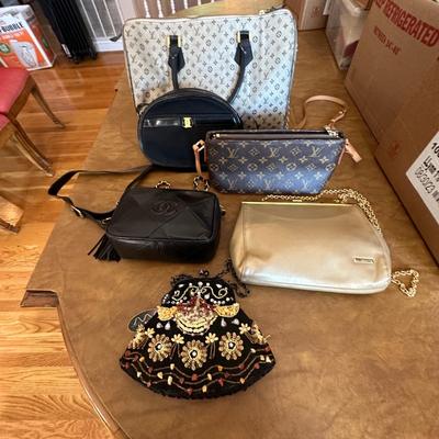 Assortment of Designer Ladies Purses (LR-KL)