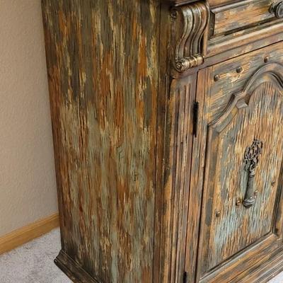 Hooker Media Chest