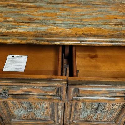 Hooker Media Chest