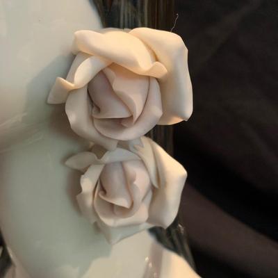 La Maja and Porcelain Pump by LladrÃ³ (DR-KW)