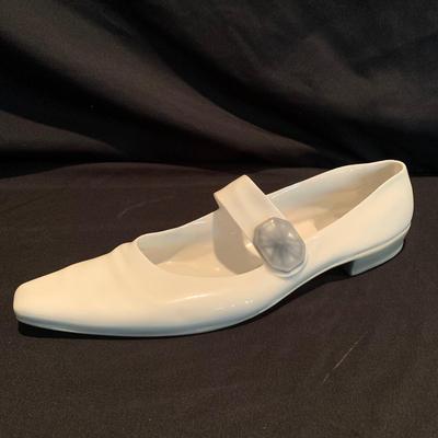 La Maja and Porcelain Pump by LladrÃ³ (DR-KW)