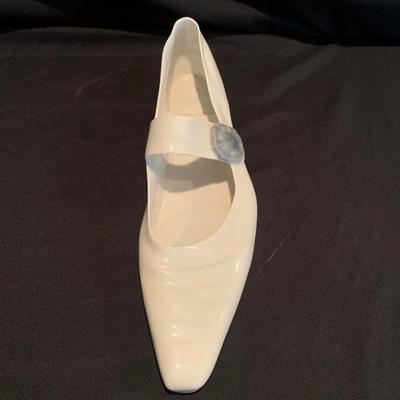 La Maja and Porcelain Pump by LladrÃ³ (DR-KW)