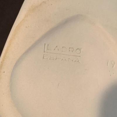 La Maja and Porcelain Pump by LladrÃ³ (DR-KW)