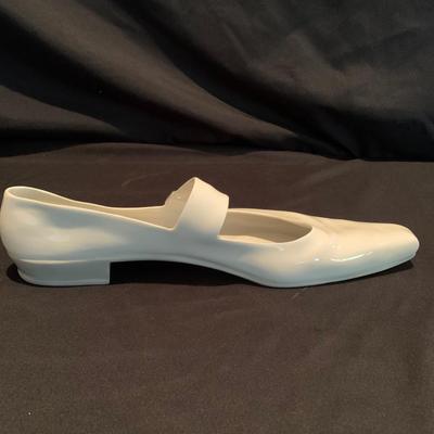 La Maja and Porcelain Pump by LladrÃ³ (DR-KW)