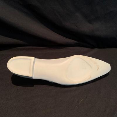 La Maja and Porcelain Pump by LladrÃ³ (DR-KW)