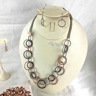466 Rose Gold Tone Costume Necklace Rhinestone Brooch and Bracelet