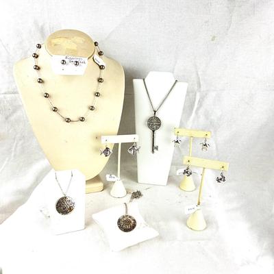 471 Girls Just Wanna Have Sun Necklaces, Fish,Crab and Turtle Earrings with Key Necklace