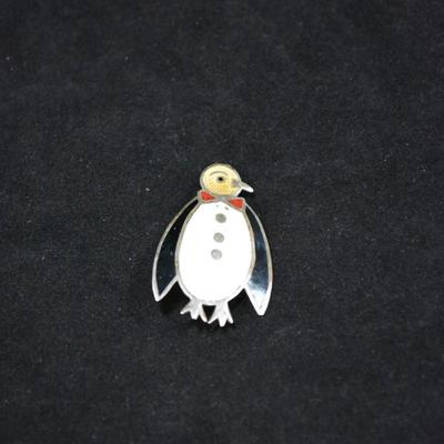 925 Sterling Lacquered Penguin Pin 6.2g
