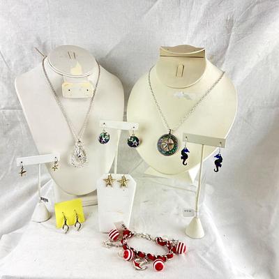 481 Starfish and Seahorse Jewelry Lot