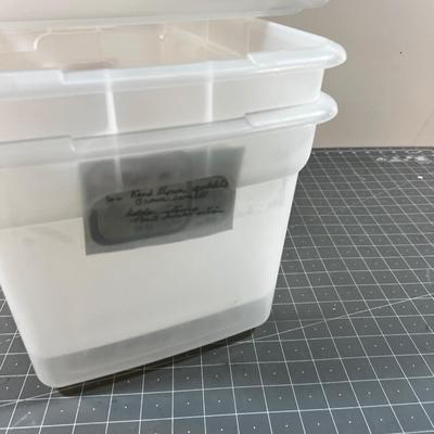 3 Plastic Storage Tubs With Lids 