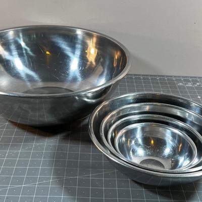 Set of Stainless Steel Bowls