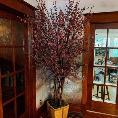 SILK  TREE LARGE!, Pre Lit Lighting too. 