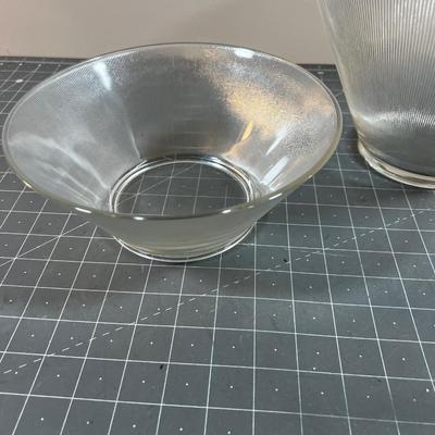 2 Modern Ribbed Serving Bowls 