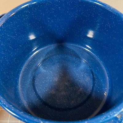 4 Pieces of Graniteware Pot & Pans 