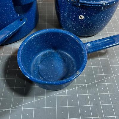 4 Pieces of Graniteware Pot & Pans 