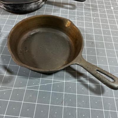 3 Cast Iron Skillets 