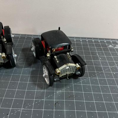 2 Battery Operated Old Timey Cars