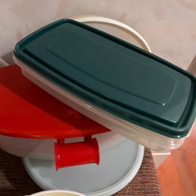 Pile O Tupperware Like Storage Items