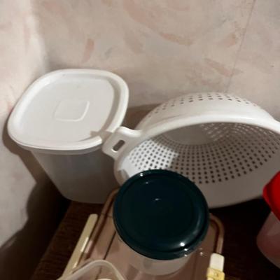 Pile O Tupperware Like Storage Items