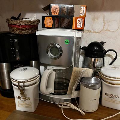 Coffee Center: Pot, Kraft, Grinder etc. 