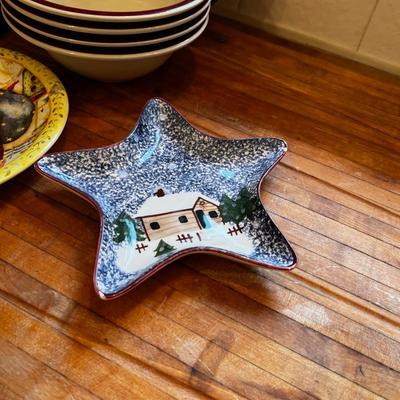 Ceramic Dish Ware Blue Plates plus.