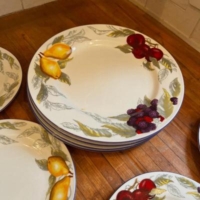 8 Fruit Plates, 4 Dinner and 4 Salad