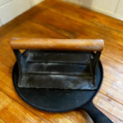 Cast Iron Pan with a Bacon Press