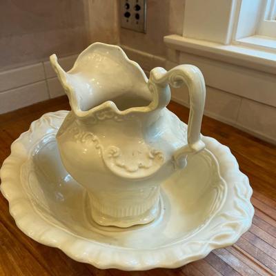 Vintage Wash Basin and Pitcher 