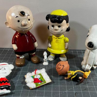 "GOOD GREIF Charlie Brown!" Chalkware Plus Lot