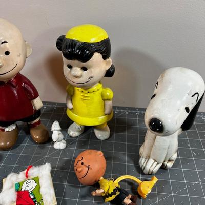 "GOOD GREIF Charlie Brown!" Chalkware Plus Lot