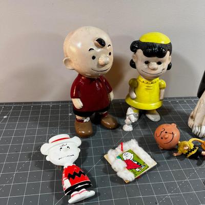 "GOOD GREIF Charlie Brown!" Chalkware Plus Lot