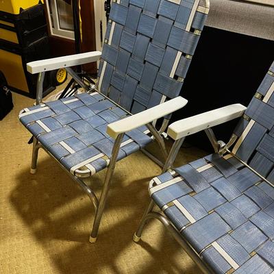 2 Folding Lawn Chairs
