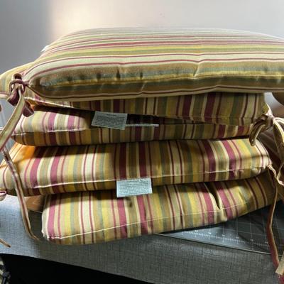7 Cushion 