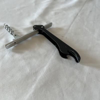 Wine Connoisseur  (K-MK)