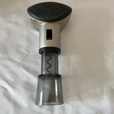 Wine Connoisseur  (K-MK)