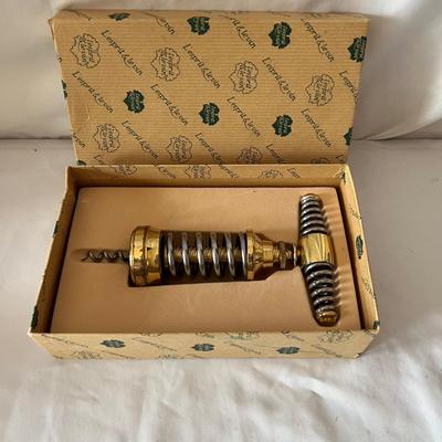 Wine Connoisseur  (K-MK)