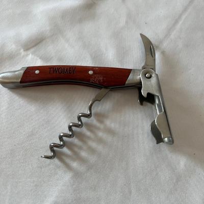 Wine Connoisseur  (K-MK)