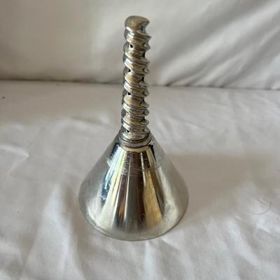 Wine Connoisseur  (K-MK)