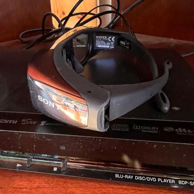 Sony Blu-Ray DVD 3D Player & 2 Sony 3D Glasses