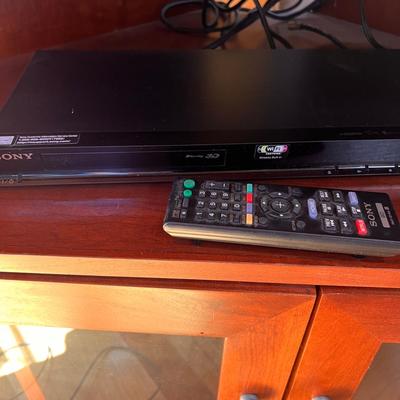 Sony Blu-Ray DVD 3D Player & 2 Sony 3D Glasses