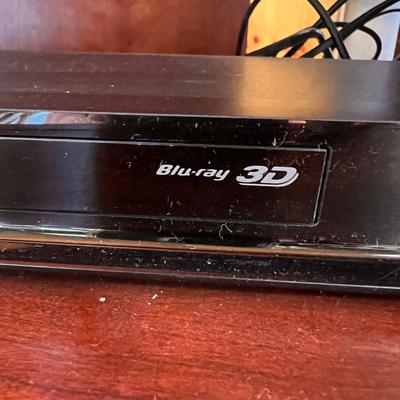 Sony Blu-Ray DVD 3D Player & 2 Sony 3D Glasses