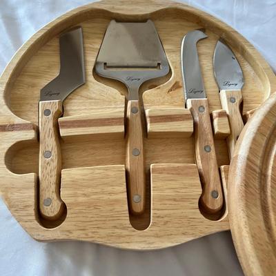 Large Assortment of Cheese Accessories (K-MK)