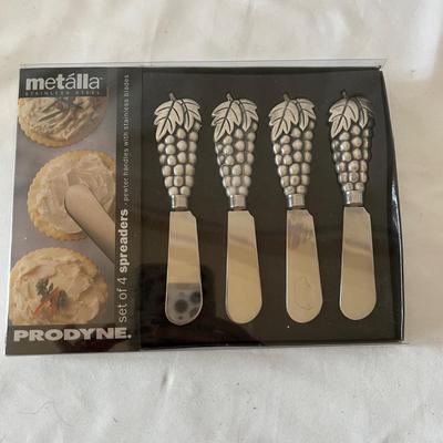 Large Assortment of Cheese Accessories (K-MK)