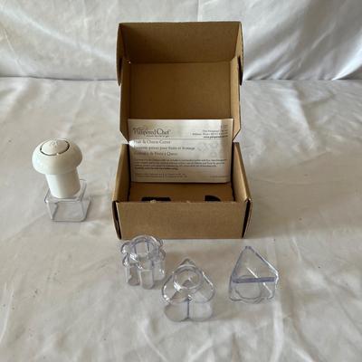 Large Assortment of Cheese Accessories (K-MK)