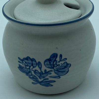 Pfaltzgraff Yorktowne Blue Stoneware Bowl with Notched Lid