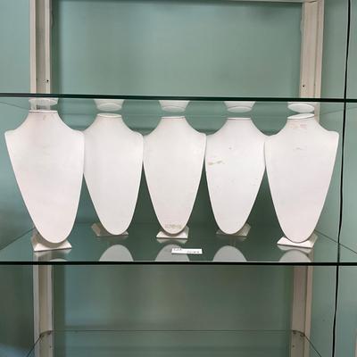 539 Set of 5 Large Tilting Necklace Display