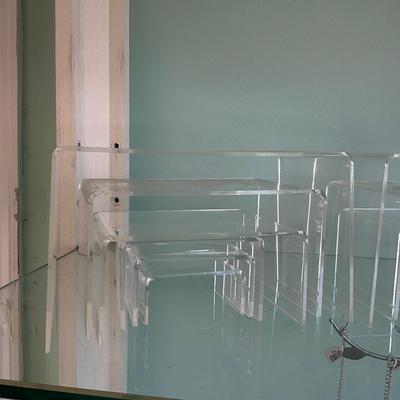 555 Set of 6 Graduated Acrylic Display Stand
