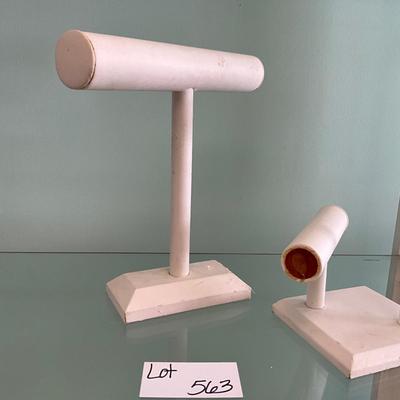 563 Set of 2 White T Bar Display Stands