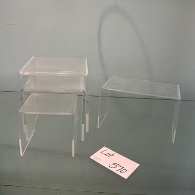 570 Set of 4 Graduated Acrylic Stands